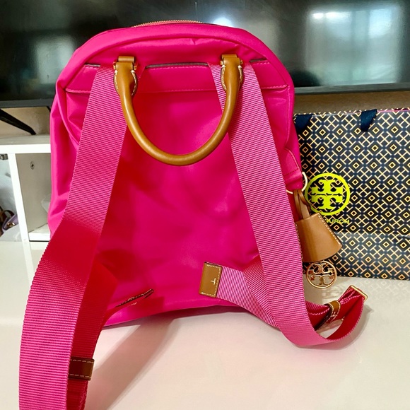 🚫SOLD🚫💖NEW💖Tory Burch Perry nylon backpacks/back packs/shoulder bag/nylon - Picture 2 of 11